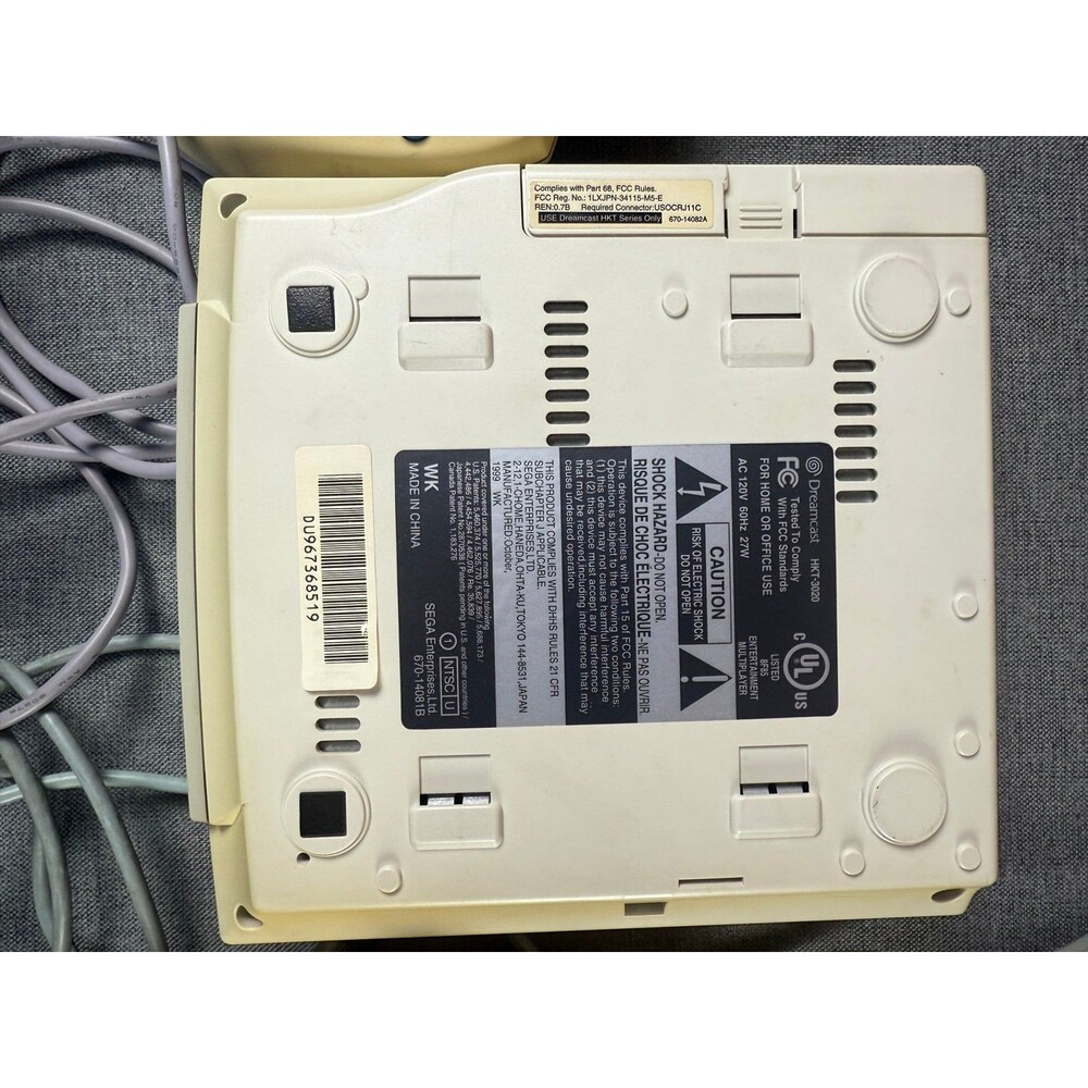 Dreamcast console with Two Controllers - Picture 3 of 7